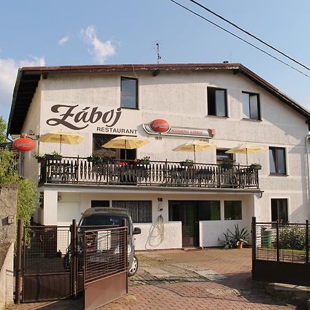 ホテル Zaboj Restaurant カルロヴィ・ヴァリ エクステリア 写真